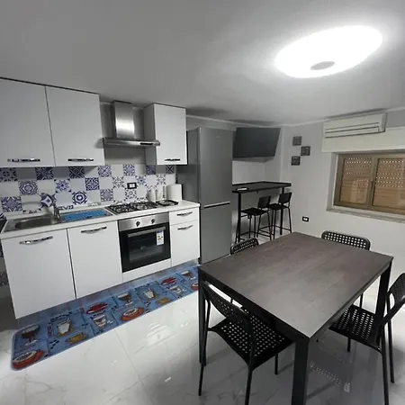 38 Guest house *